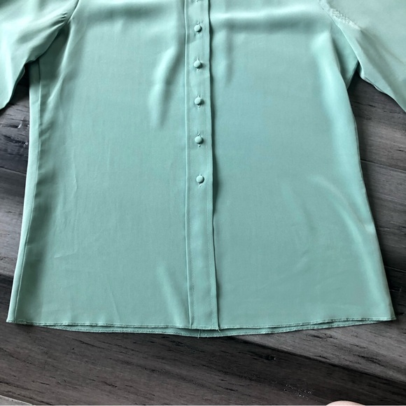Vintage 70s-80s St. John Seafoam Button Front Long Sleeve Blouse - Picture 11 of 15